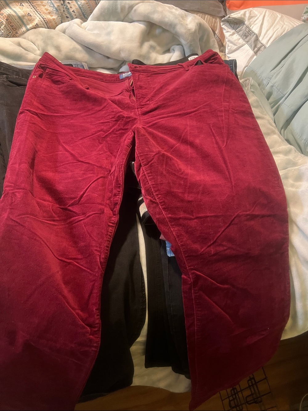 Old Navy Women's Deep Red Corduroy Straight-Leg Jeans